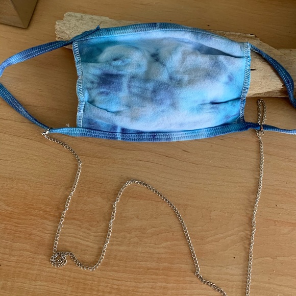 Nwt blue cotton tie dye mask and silver mask chain - Picture 4 of 10